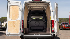 IVECO Daily 35S18 V FURGON